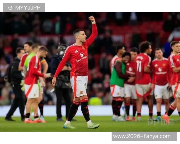 詹俊现场解说曼城对阵利物浦社媒晒照展现紧张氛围与激情时刻 詹俊现场解说曼城对阵利物浦社媒晒照展现紧张氛围与激情时刻