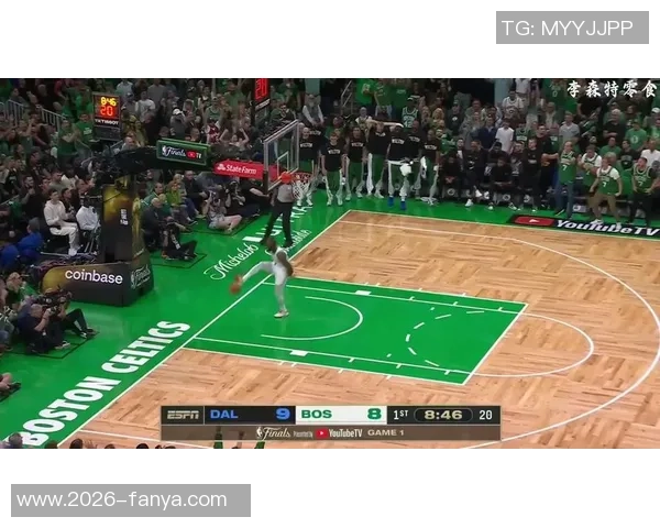 杰伦布朗表现平平18投9中贡献26分8篮板4助攻2抢断罚球命中率尚可