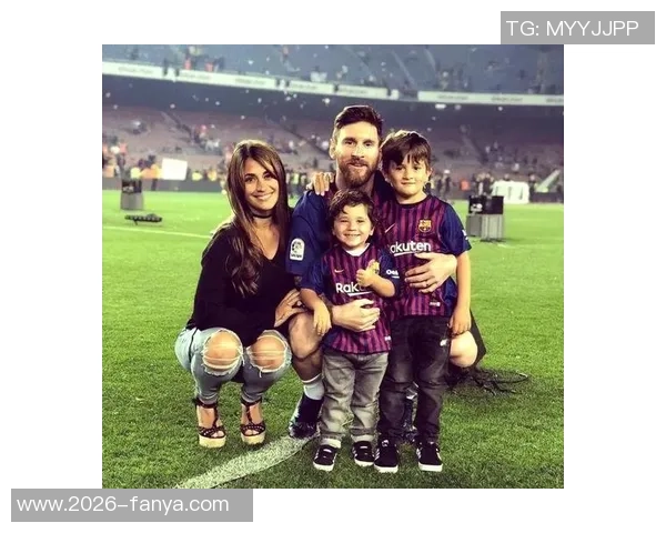 安东内拉分享全家福庆祝梅西夺冠乔治娜点赞展现友好氛围 安东内拉分享全家福庆祝梅西夺冠乔治娜点赞展现友好氛围